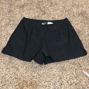 Nike dri fit women’s lines athletic shorts small